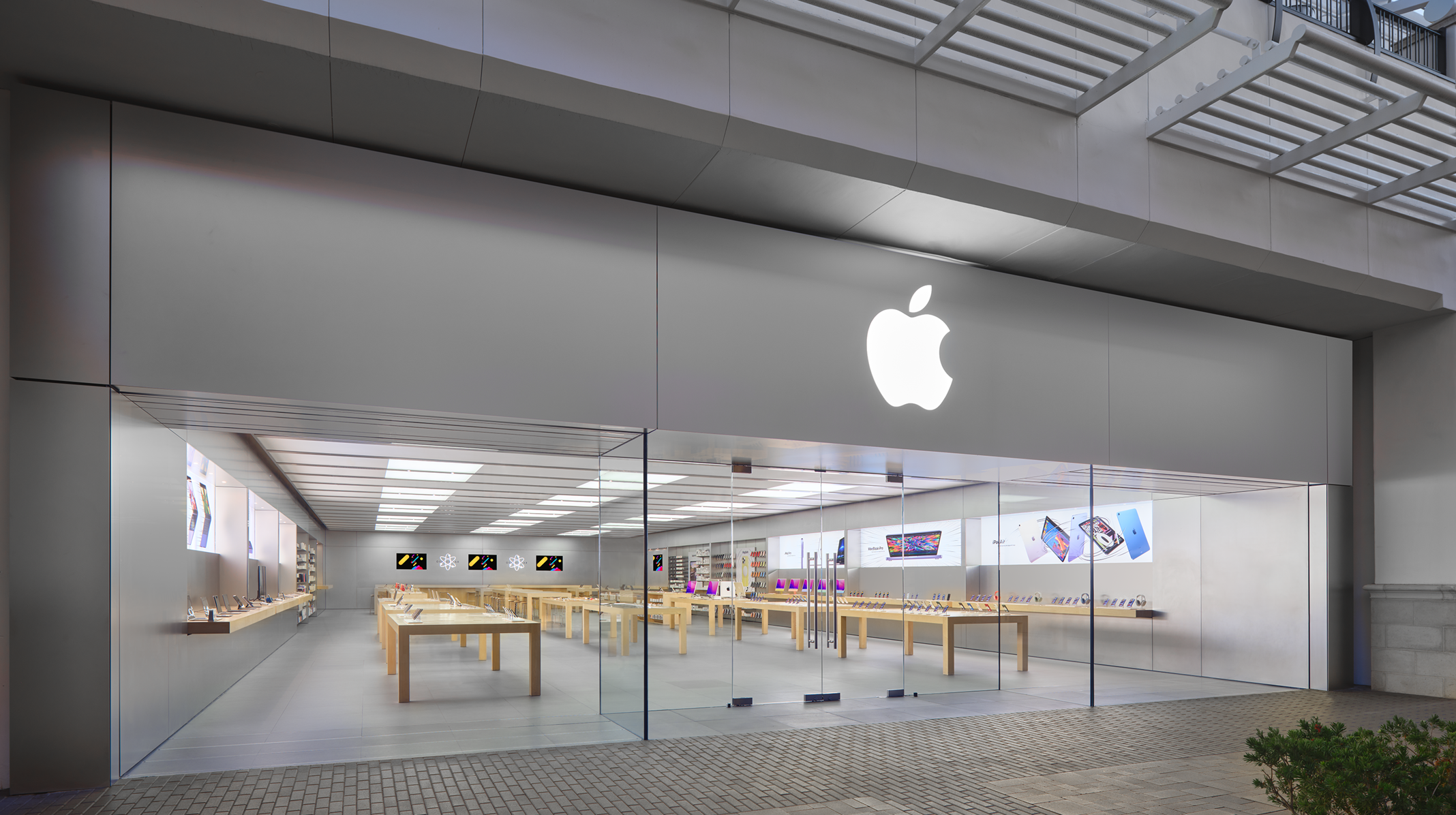 UTC - Apple Store - Apple