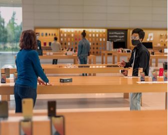 Las Vegas Apple stores prepare for new gadget reveal