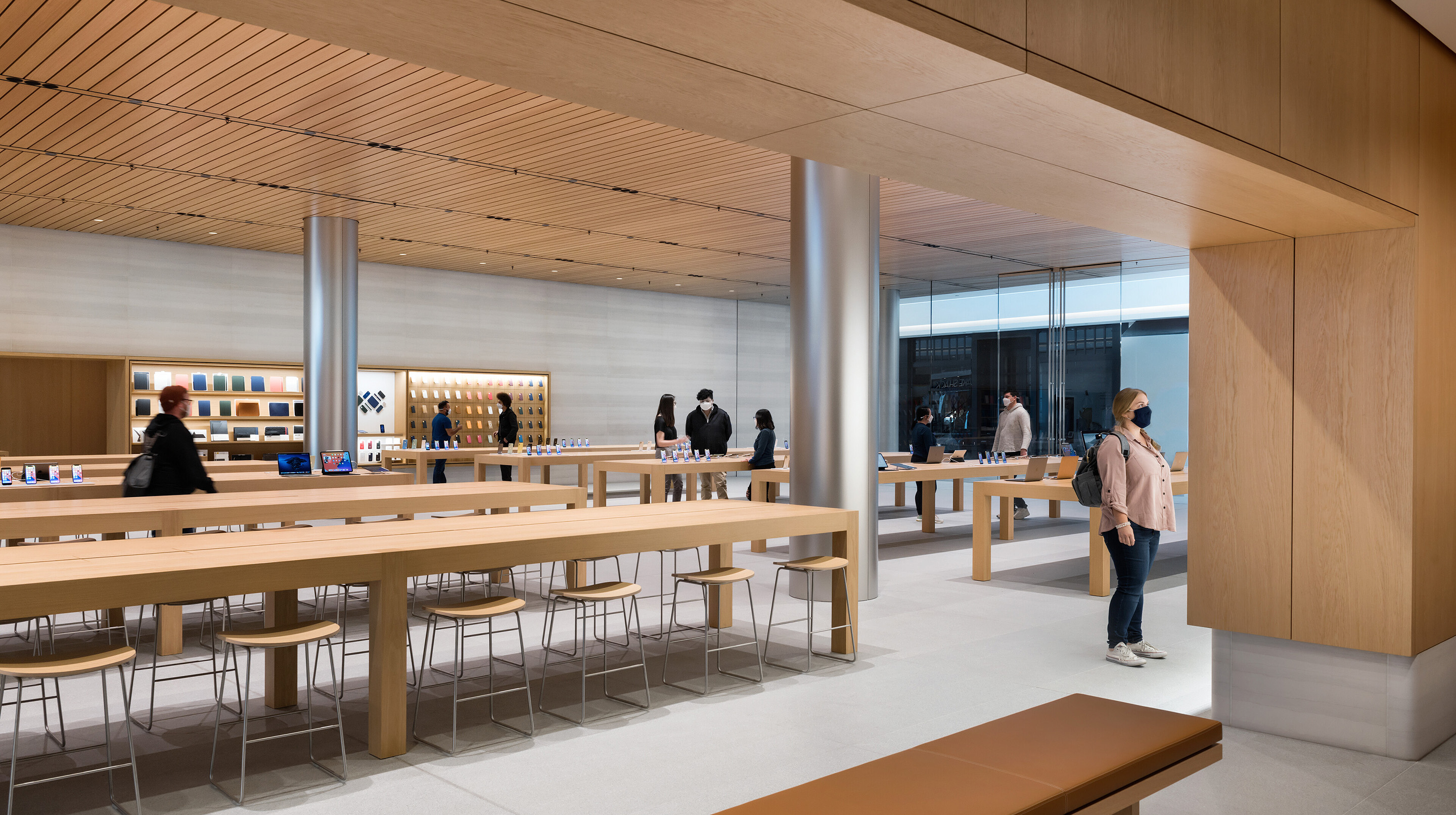 Apple store open for pickup in Valley Plaza Mall parking lot